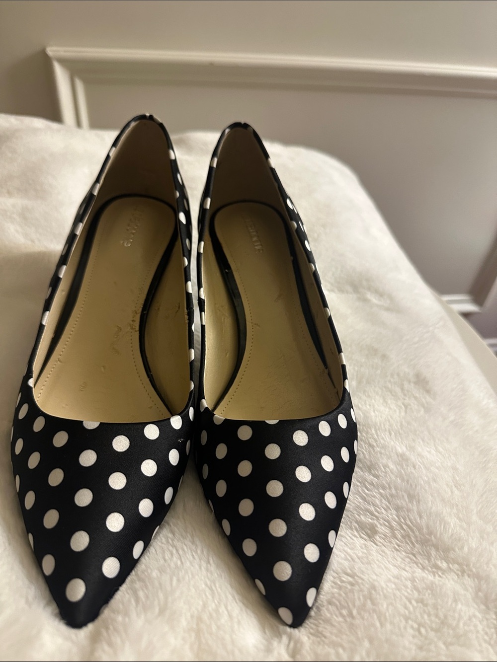Liz Claiborne Black and White Polka Dot Pointed Toe heels